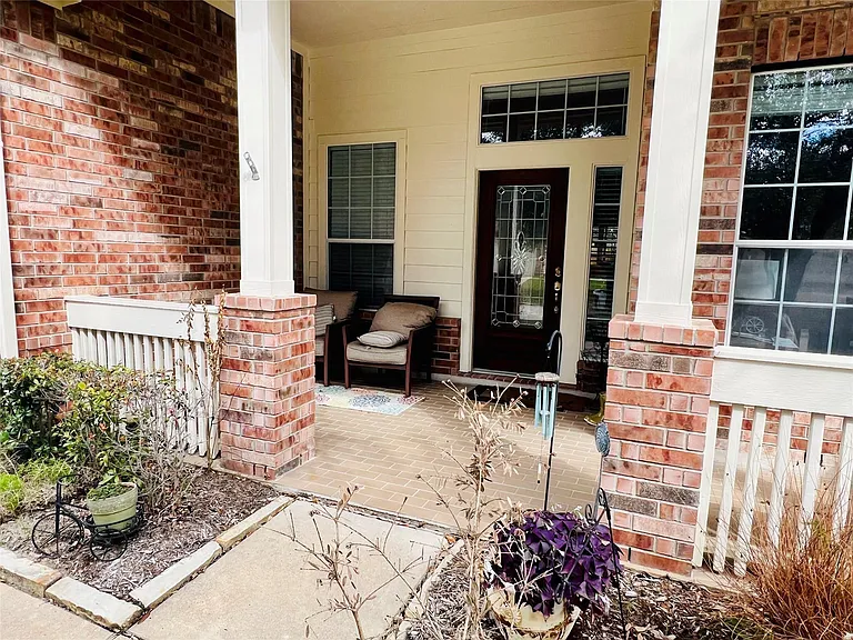5235 Valley Bluff Ln — Photo 3