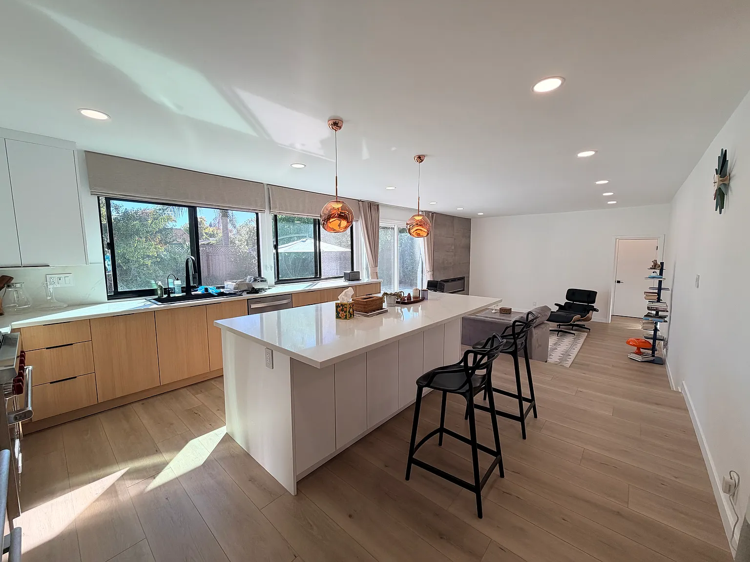 4 bed, 2108 sqft, $8,800 — Photo 2
