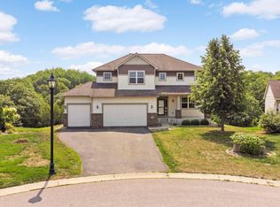 1803 Red Oak Rdg, Carver, MN 55315