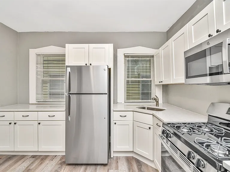 352 Norfolk St #1 — Photo 3