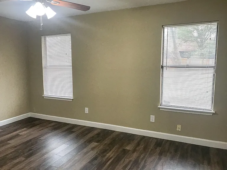 10511 Robinwood Cir — Photo 18