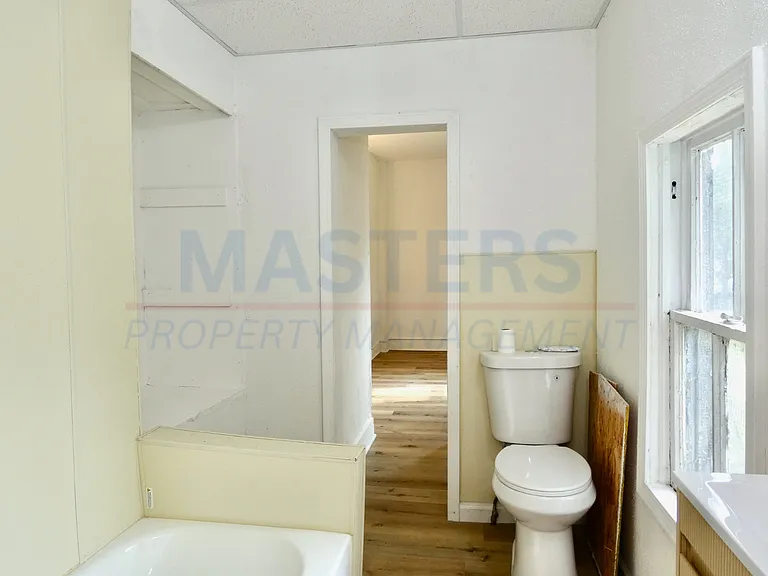 1026 Oakwood Ave — Photo 14