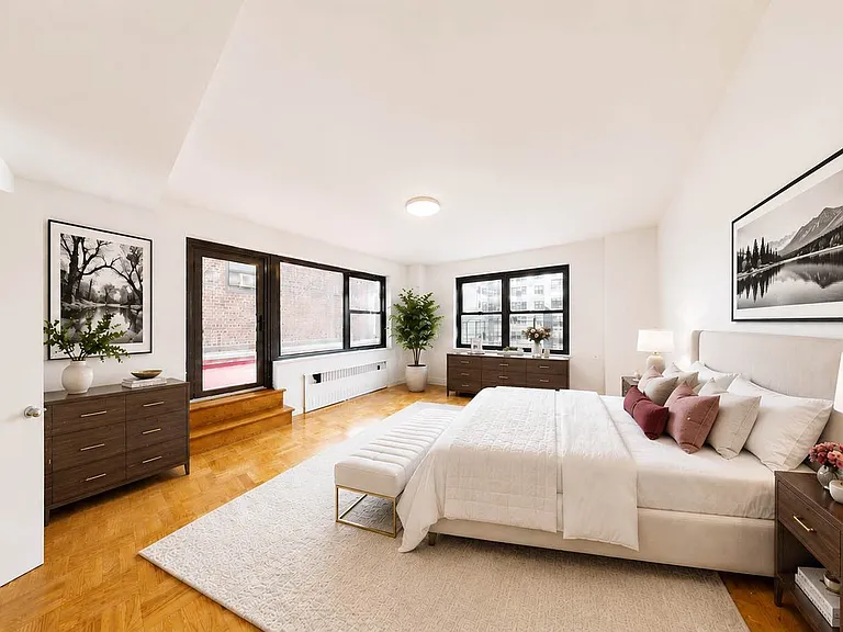 412 E 55th St #11C — Photo 3