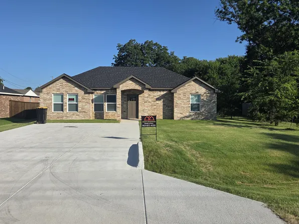 612 S 1st St, Calera, OK 74730