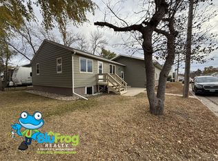 1001 11th St SE, Jamestown, ND 58401