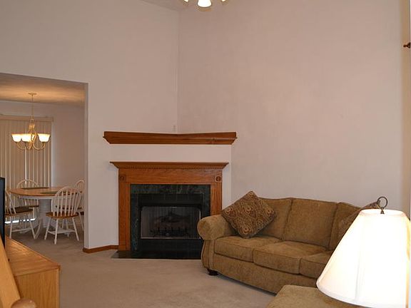 2nd image of 100 Marianna Ct