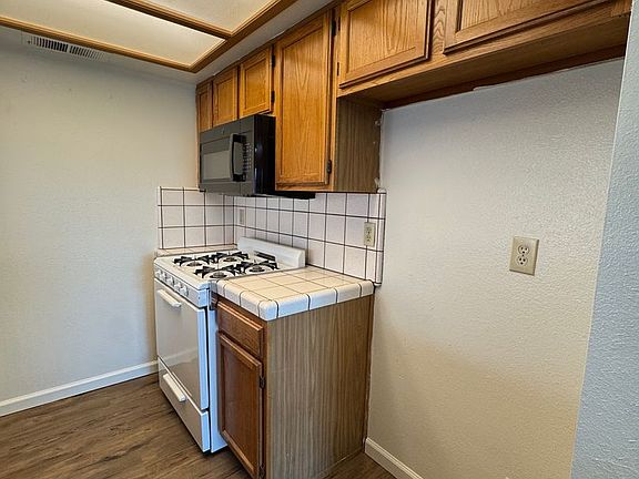 3rd image of 4300-04 W Douglas Ave #4304