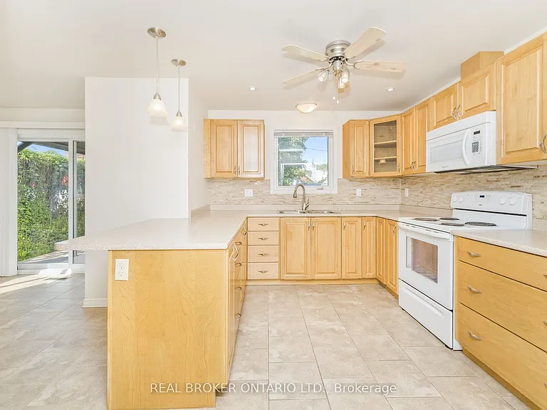 35 Victoria St — Photo 16