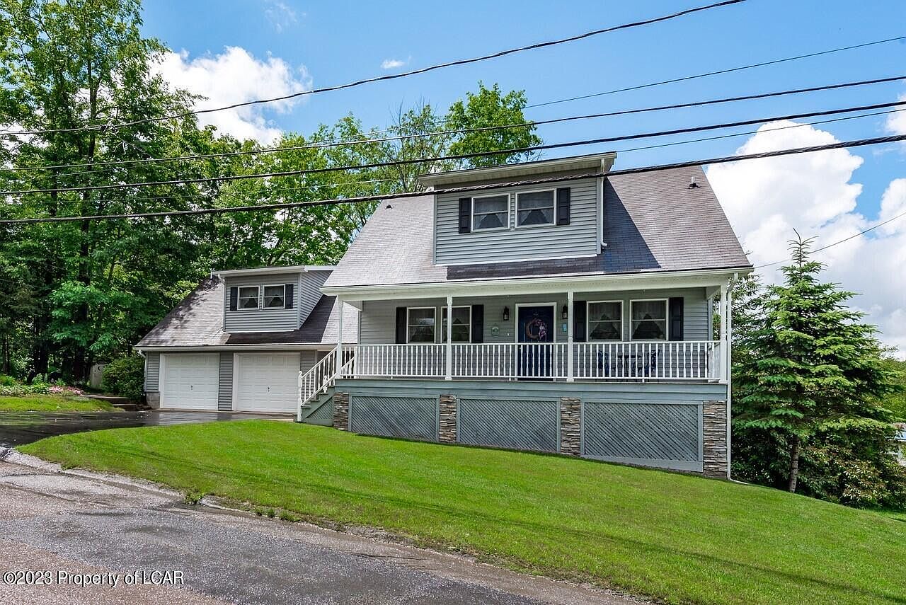 9 Robin Rd, Harveys Lake, Pa 18618 