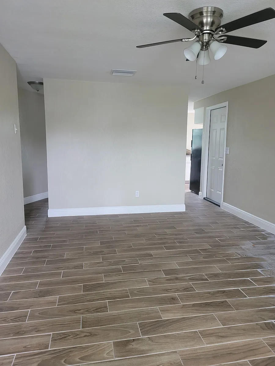 Building Photo - 4846 Lake Ridge Ln