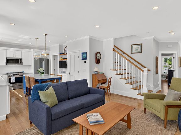 4th image of 1090 Shore Road UNIT 13