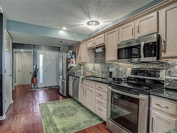 5th image of 8146 N Elmwood Ave