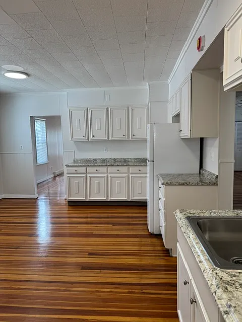2 bed, $1,795 — Photo 3