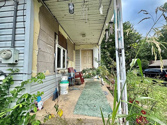 3rd image of 1013 S Mullins Ave