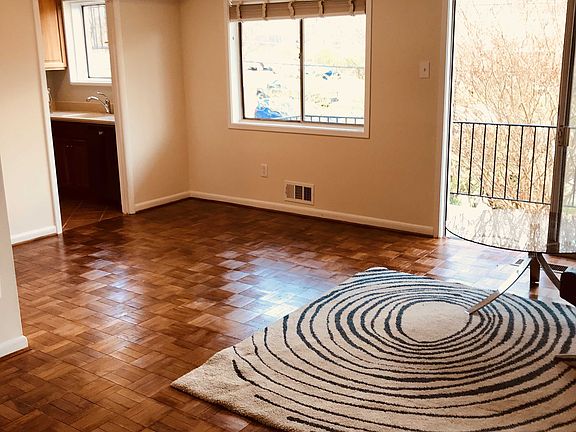 2nd image of 10513 Weymouth St APT 101