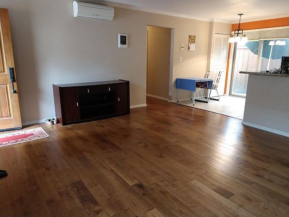 2nd image of 3212 Collier Ave Unit 2