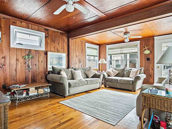3rd image of 207 86th St