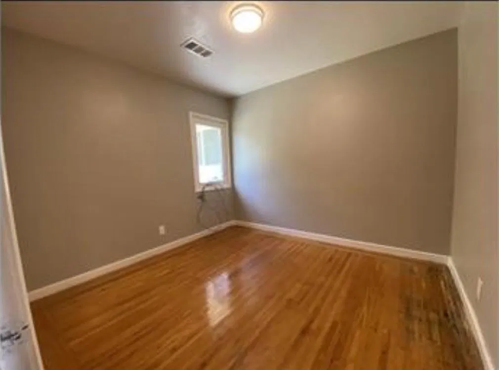 82 Water St — Photo 2
