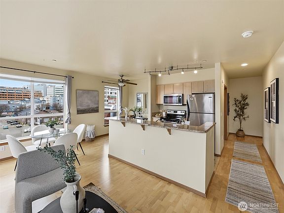 5th image of 668 S Lane Street #404