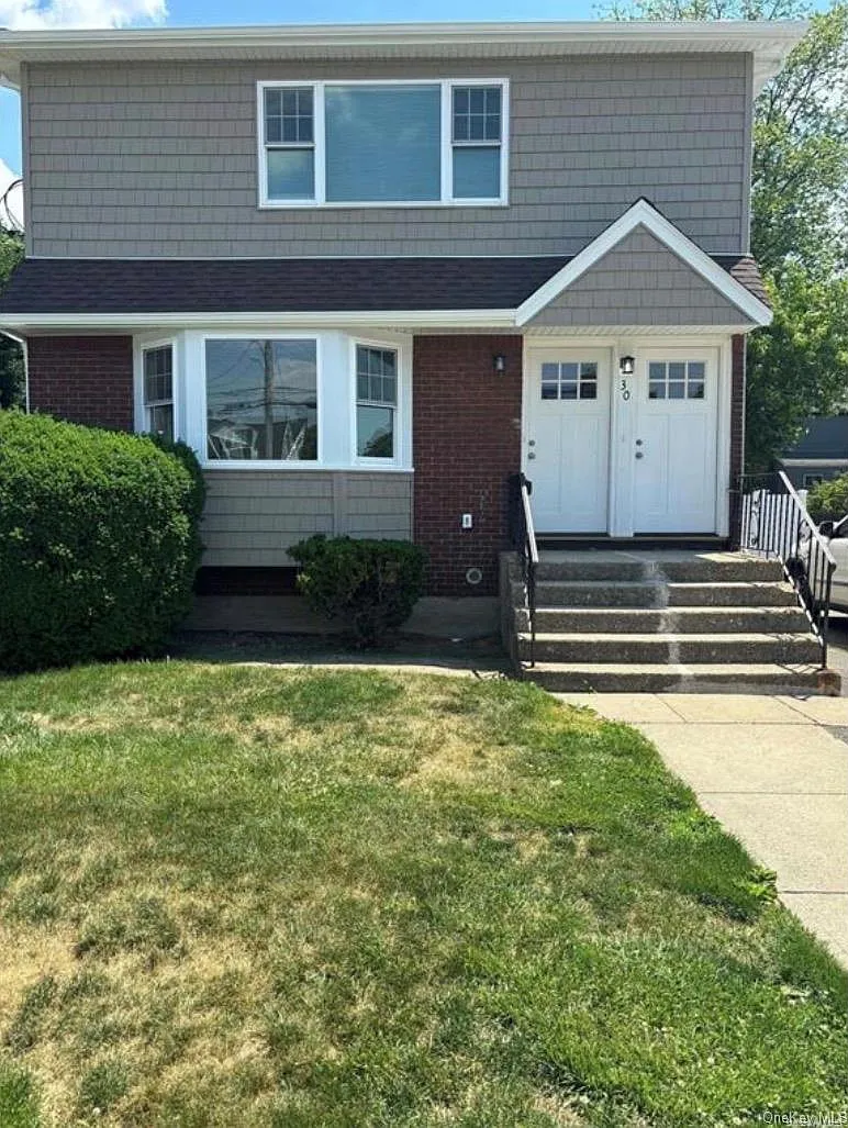 3 bed, 1.0 bath, 1200 sqft, $3,200 — Photo 1