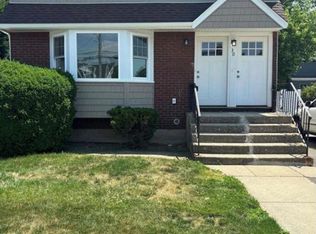30 Davison Ct, East Rockaway, NY 11518