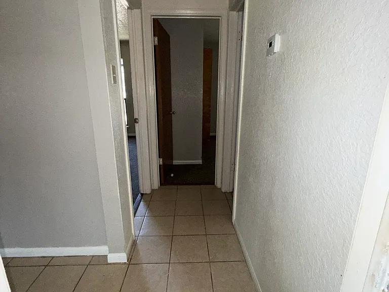 933 Edwards St — Photo 20
