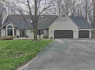 3823 Heatherwood Dr W, Traverse City, MI 49684