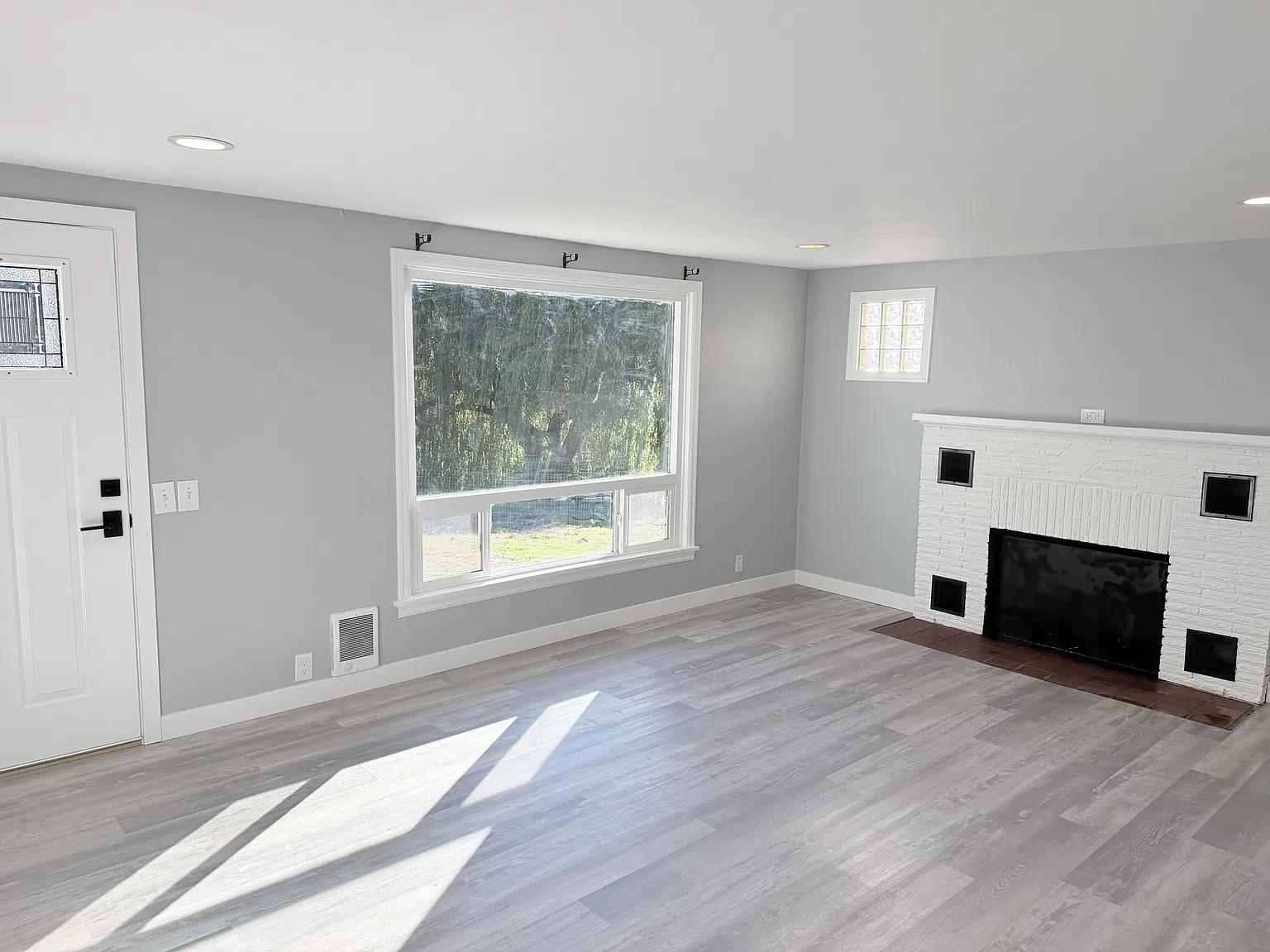 2 bed, 1.5 bath, 800 sqft, $3,000 — Photo 3