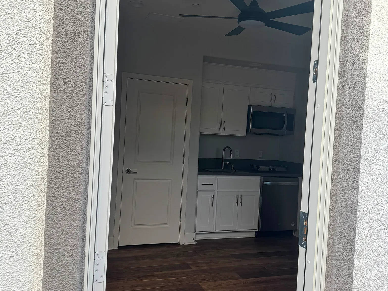 1 bed, 500 sqft, $1,350 — Photo 2