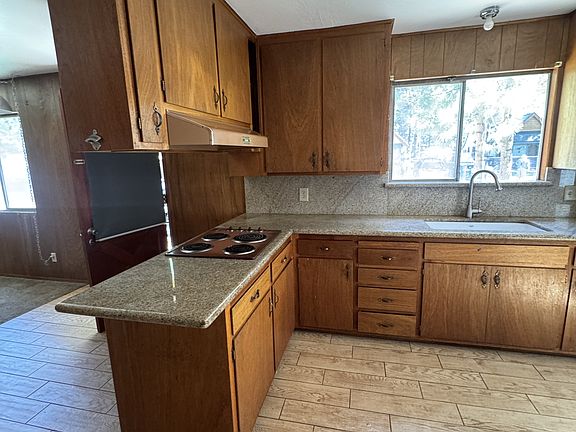 3rd image of 2655 Osborne Ave