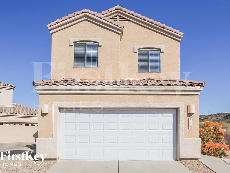22022 N 29th Dr — Photo 2