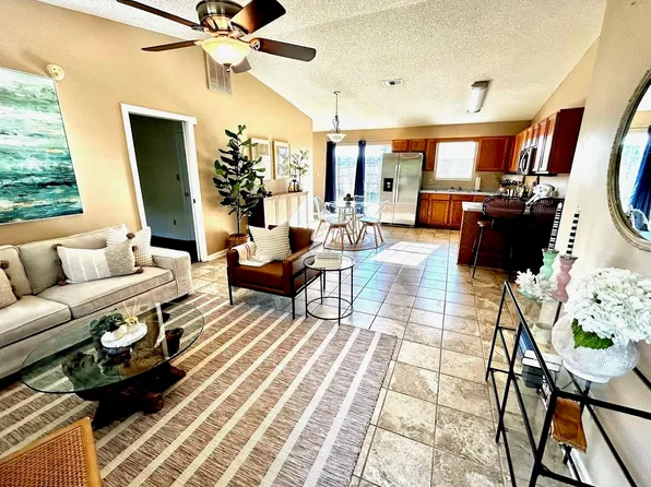 2682 Chateau Ln, Tallahassee, FL 32311