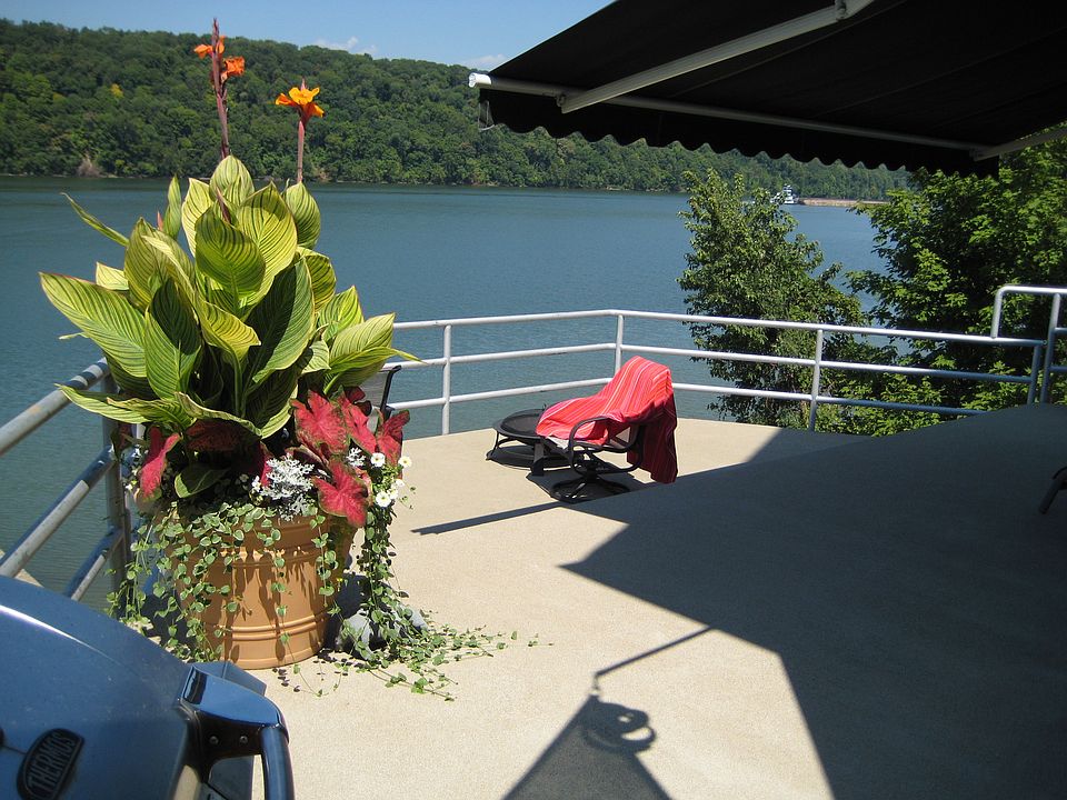 2nd image of 1110 Riverside Dr