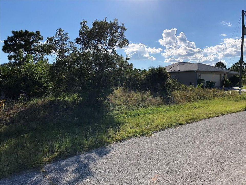 1st image of 15053 Acorn Cir