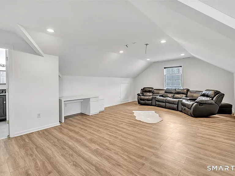 171 Henderson Rd — Photo 27
