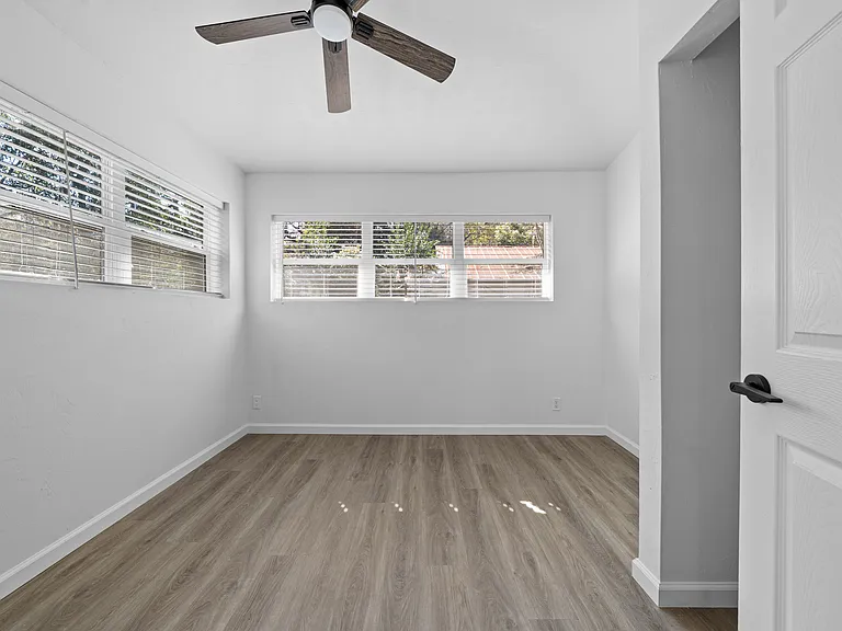 901 NW 4th Pl — Photo 10