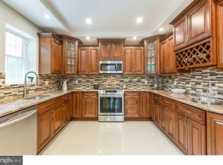 405 Upland Rd, Elkins Park, PA 19027