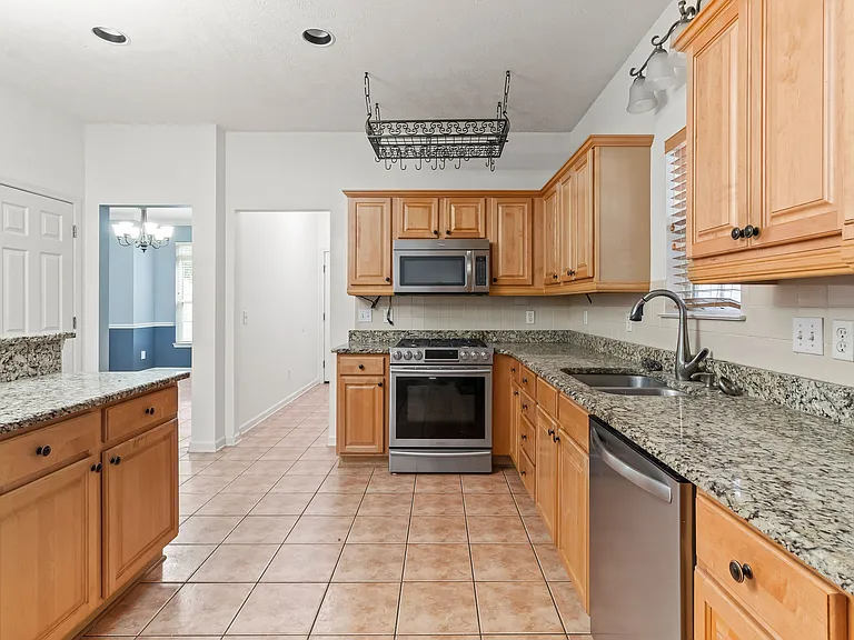 620 Woodbine Ct — Photo 9
