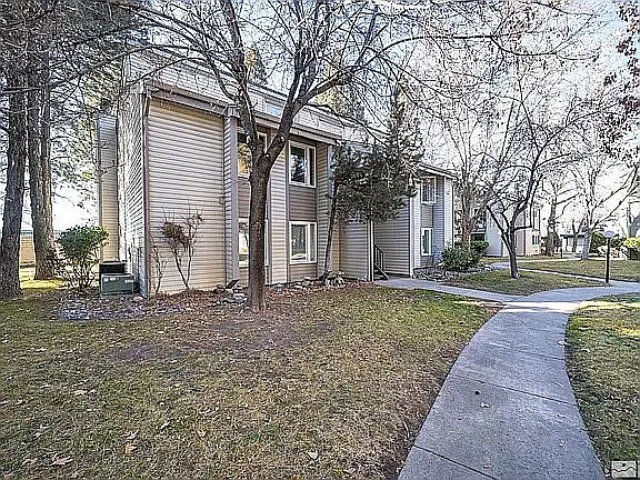 2352 Roundhouse Rd photo 1