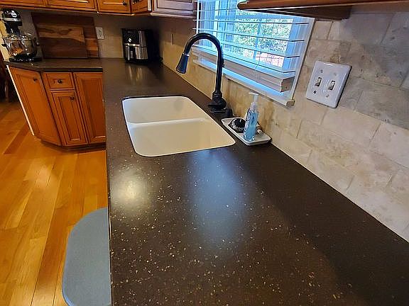 3rd image of 4688 Elm Dr