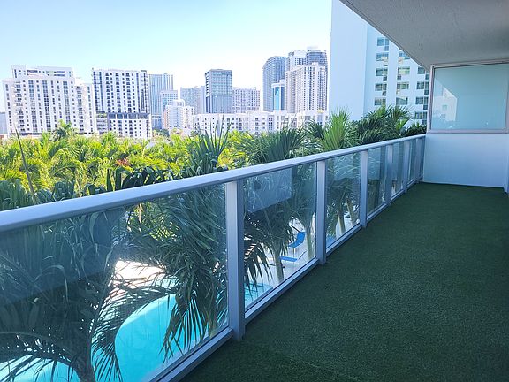 4th image of 1600 SW 1st Ave APT 610