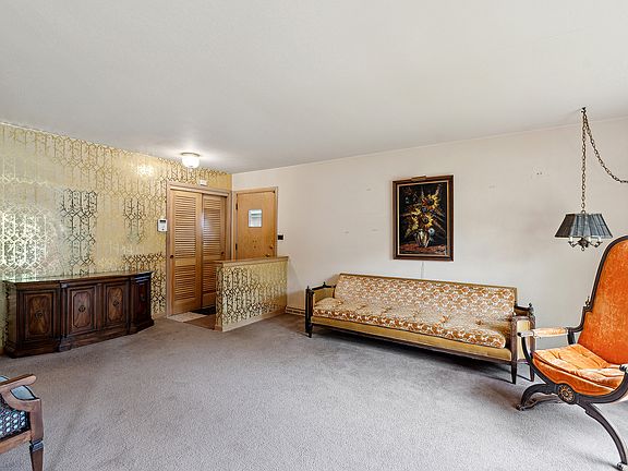 3rd image of 8215 Lawndale Ave