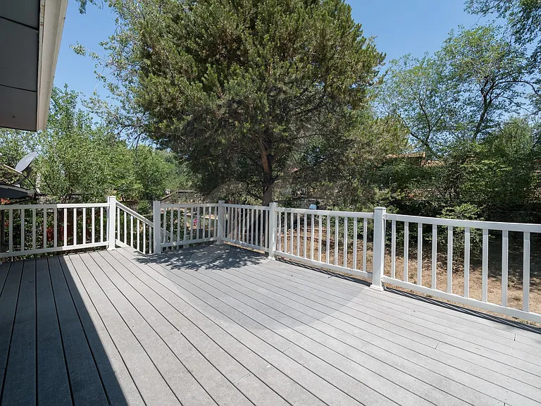 7123 Metropolitan St — Photo 18