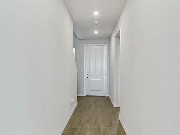 5th image of 1653 Tony Harper St