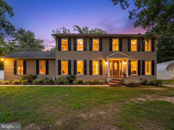 15 Dorothy Meeks Ln, Pasadena, MD 21122
