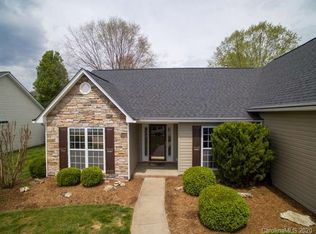 25 Dove Hollow Rd, Fletcher, NC 28732