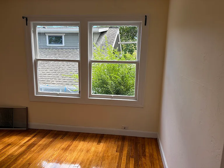 419 E St — Photo 12