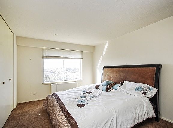 2nd image of 6833 N Kedzie Ave APT 1001