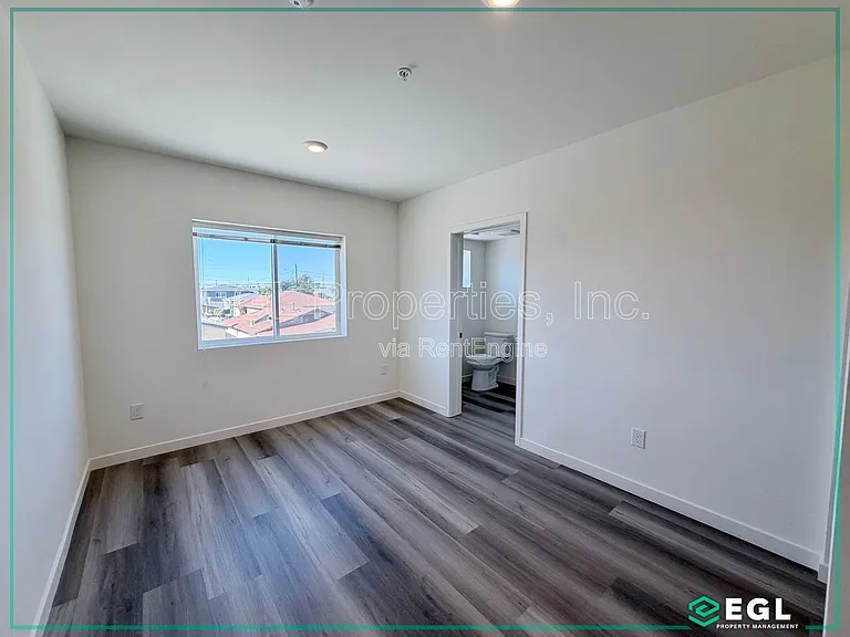 10505 Hawthorne — Photo 33