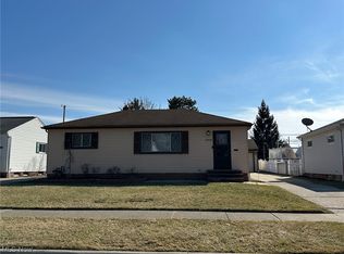 30408 Vineyard Rd, Willowick, OH 44095